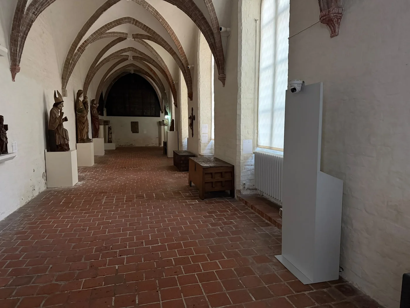 Mobiles Überwachungsboard in einem Ausstellungsraum